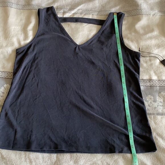 Tahari Sexy Top    - Picture 6 of 6